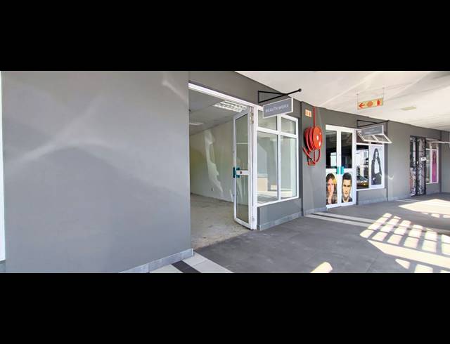 96M² RETAIL TO LET IN DIE HOEWES